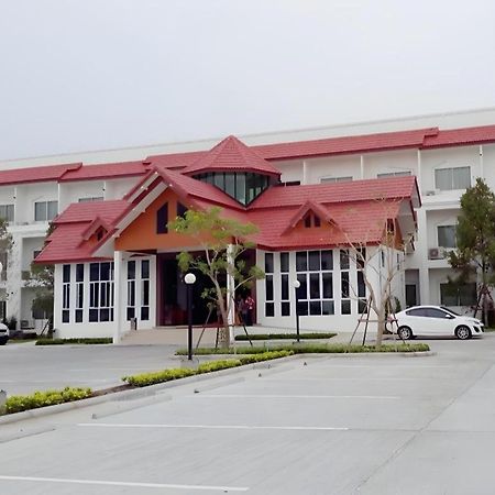 Silayok Grand Hotel Tak Exterior photo