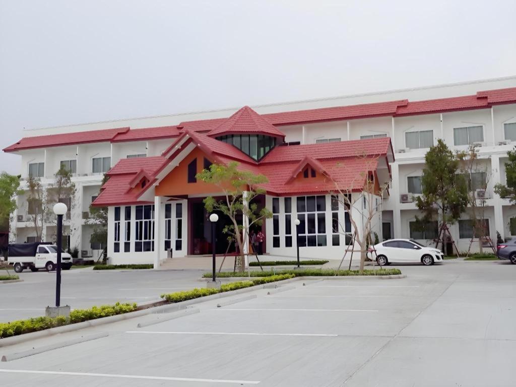 Silayok Grand Hotel Tak Exterior photo