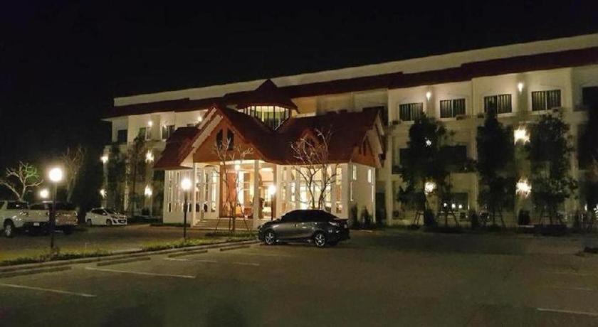 Silayok Grand Hotel Tak Exterior photo