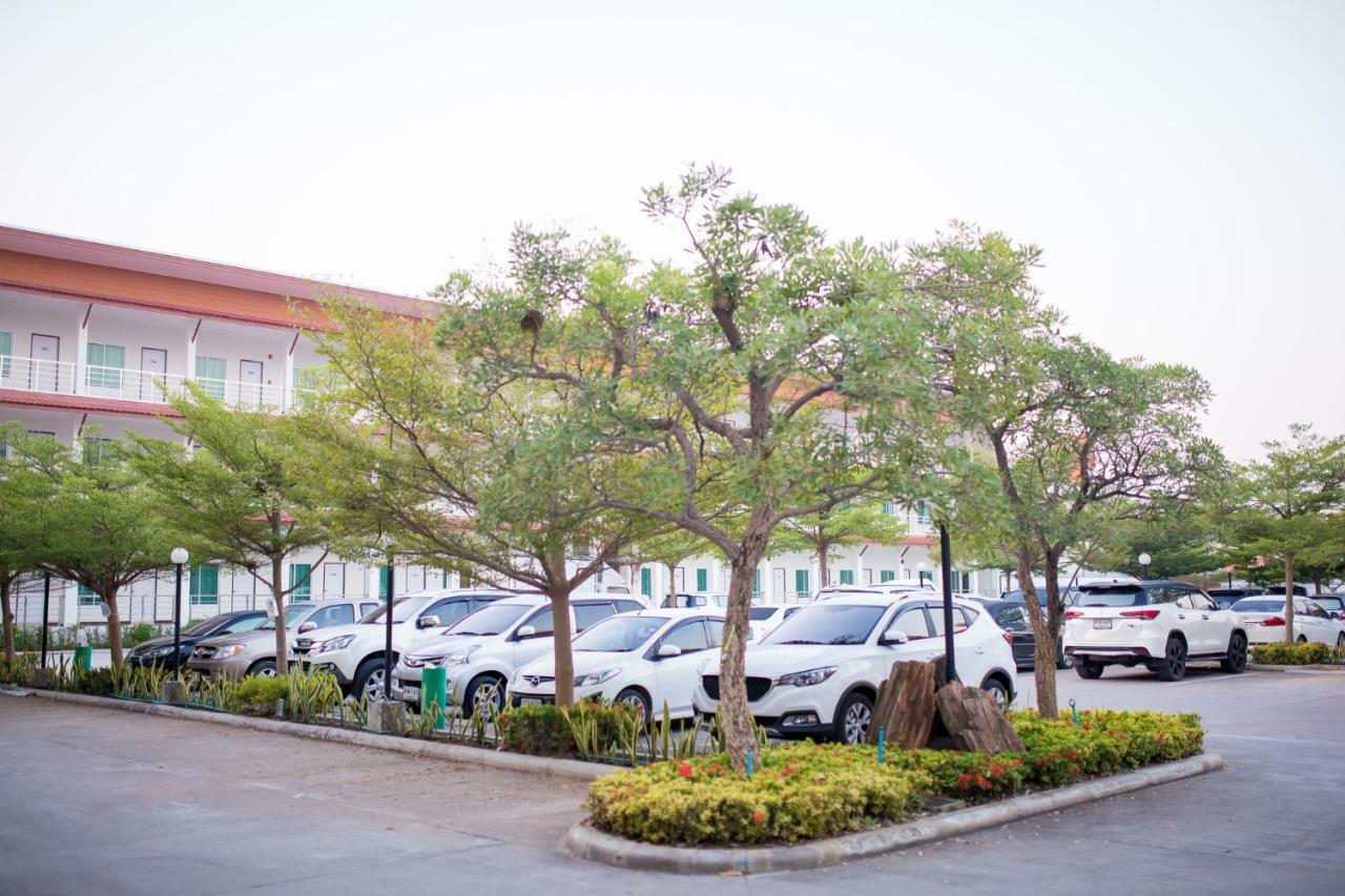 Silayok Grand Hotel Tak Exterior photo